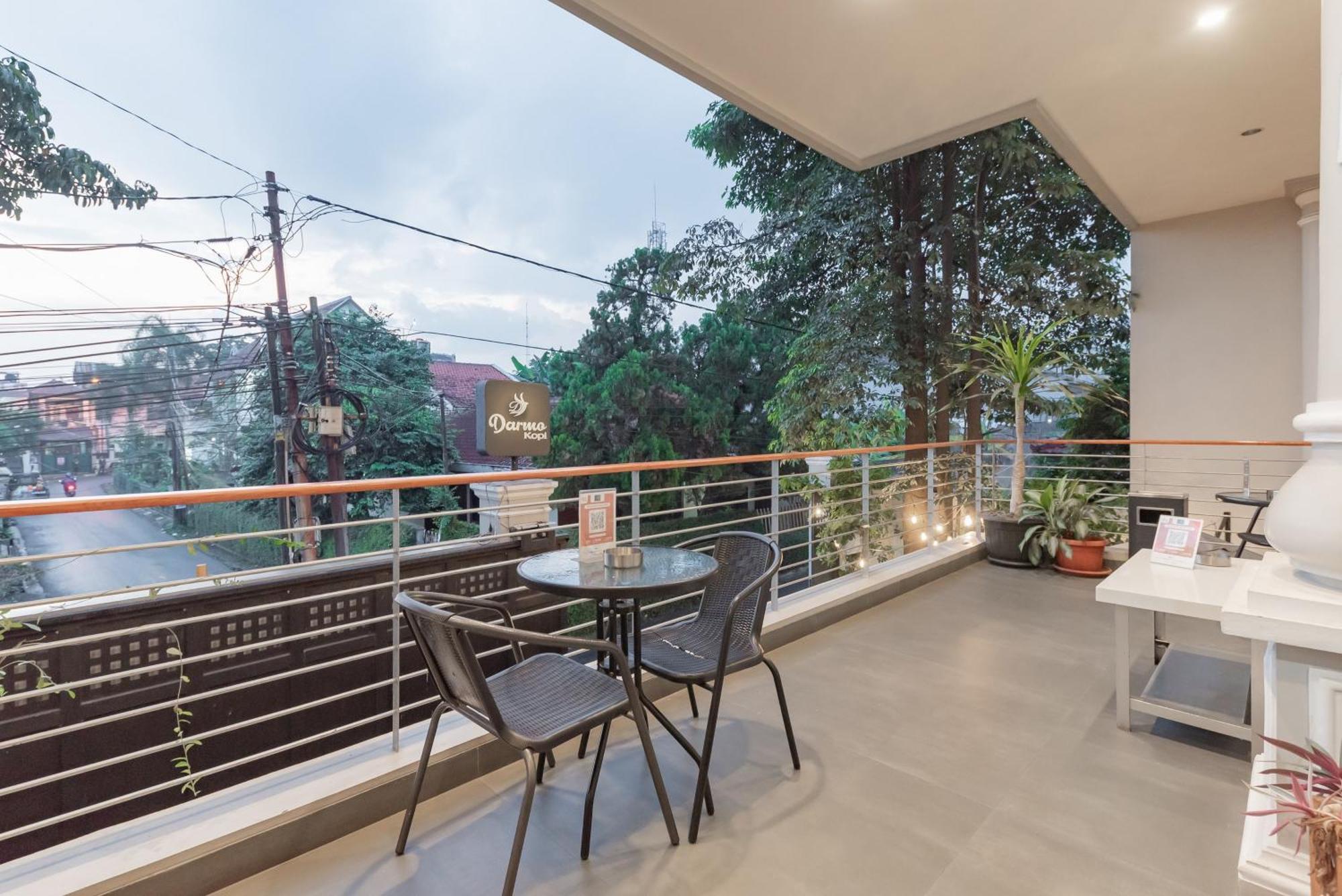 Urbanview Darmo Residence Bandung Kültér fotó